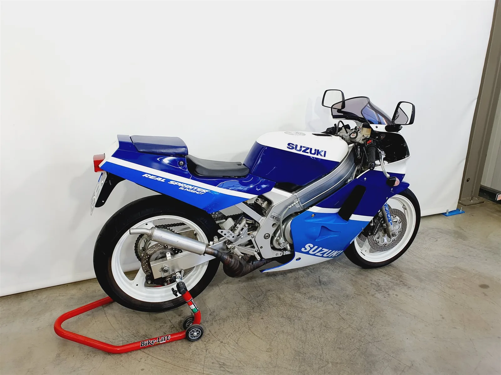 Suzuki RGV 250 \*Jolly Moto Auspuffanlage eingetragen\*VJ21\*7534km\*