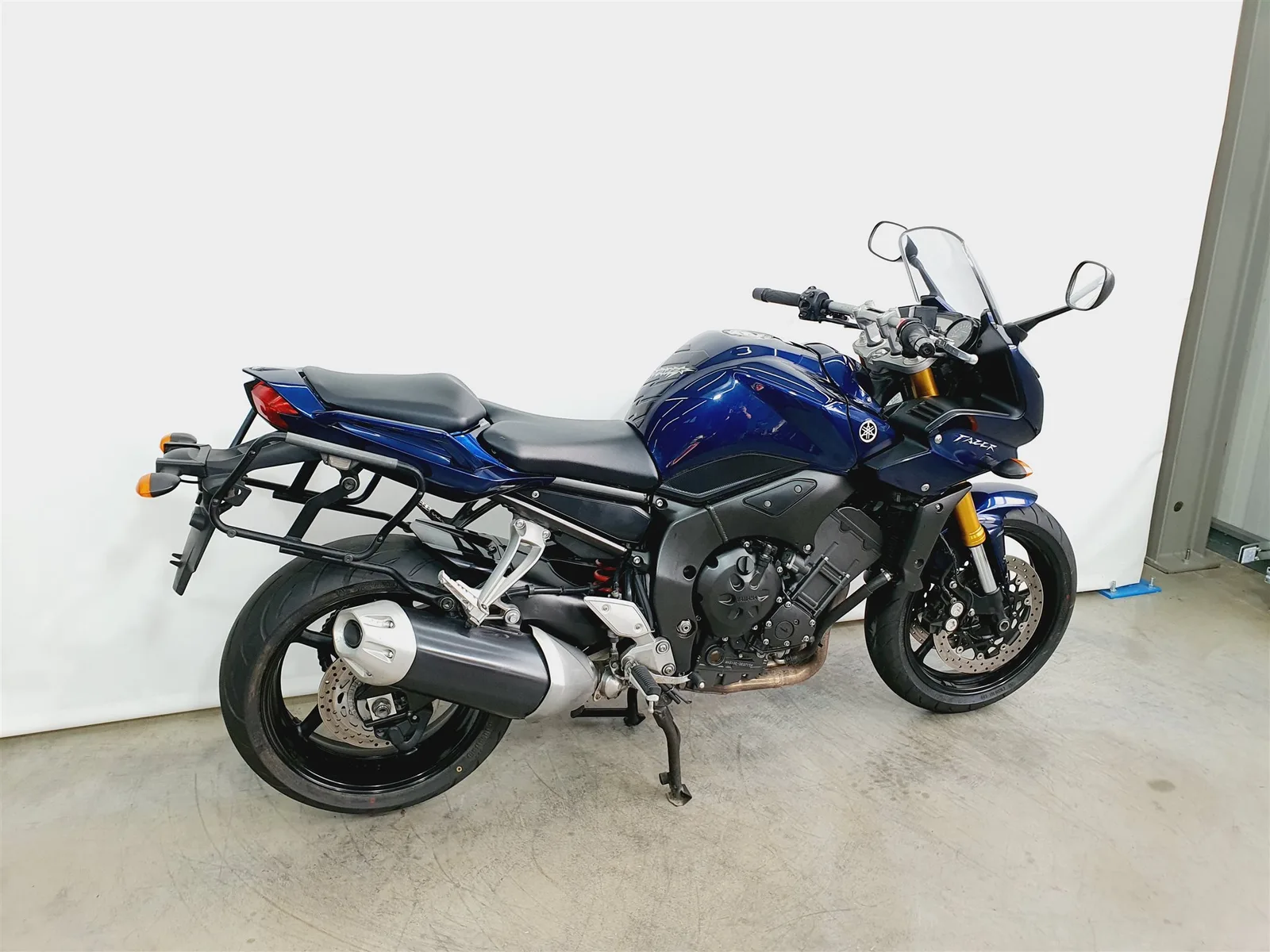 Yamaha FZ1 \*ABS\*KD/Reifen/HU NEU\*Koffer Set\*Innentaschen\*8088km\*