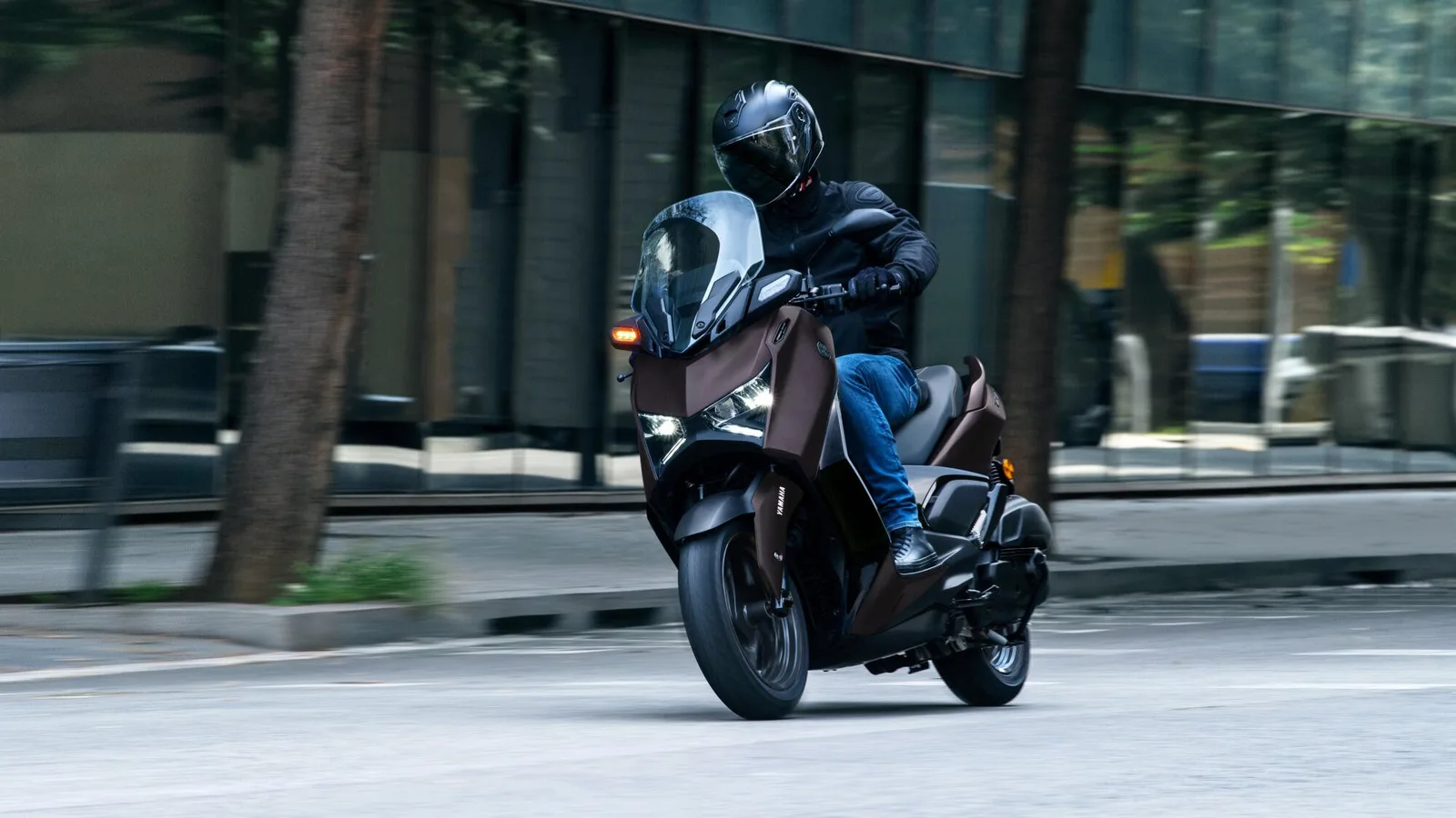 Yamaha XMAX 125 Tech MAX, MY 2024 - Dark Magma