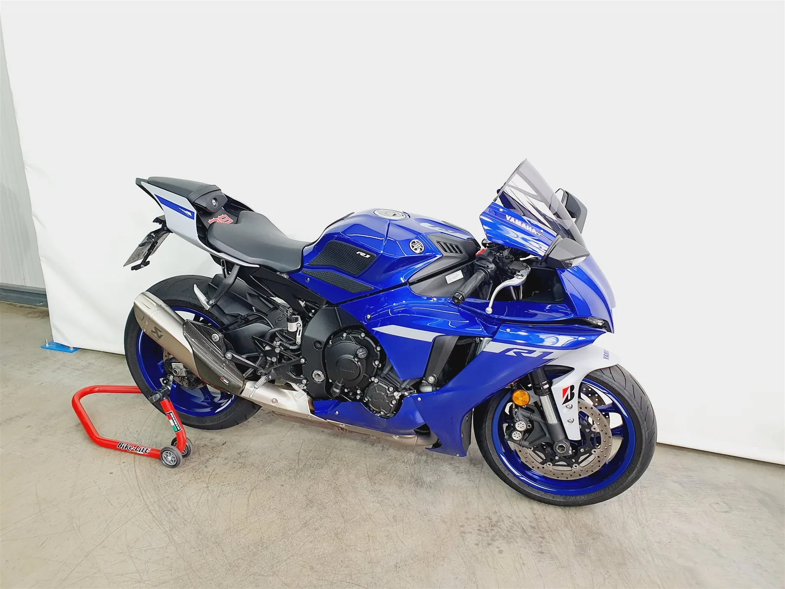 Yamaha R1 \*KD NEU\*Akrapovic\*Carbon\*LED\*MRA\*RN65\*
