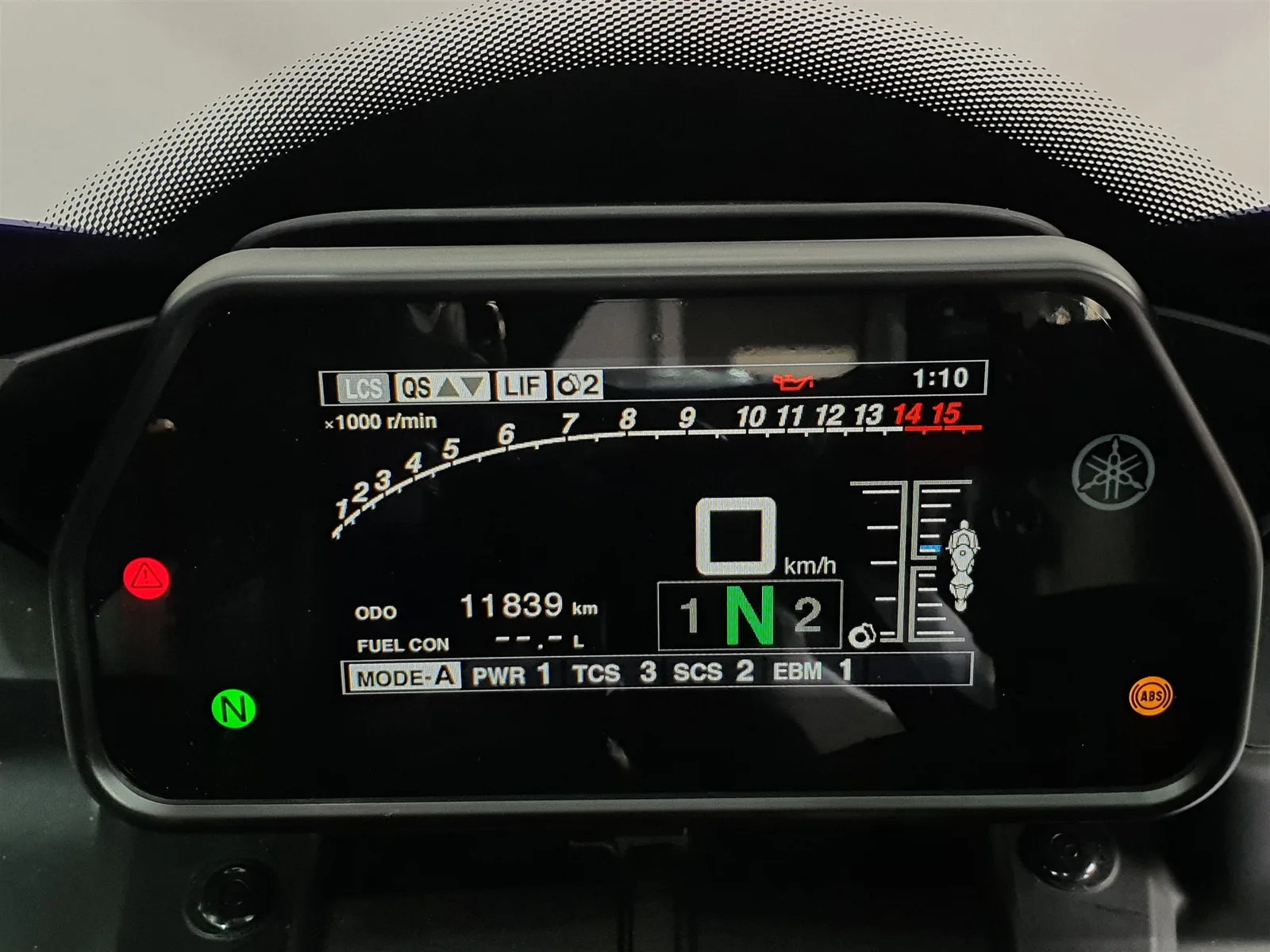 Yamaha R1 \*KD NEU\*Akrapovic\*Carbon\*LED\*MRA\*RN65\*
