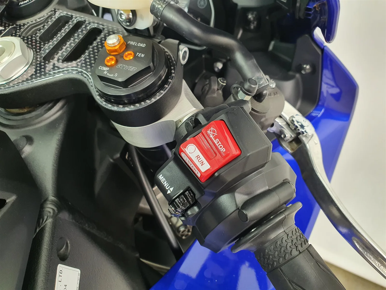 Yamaha R1 \*KD NEU\*Akrapovic\*Carbon\*LED\*MRA\*RN65\*
