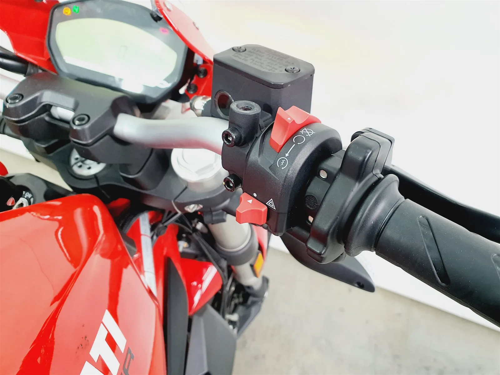 Ducati Monster 797 \*KD NEU mit ZR\*ABS\*A2\*35KW\*Carbon\*Drossel\*