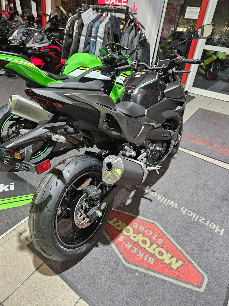 Kawasaki Z7 Hybrid 4 Jahre Garantie!