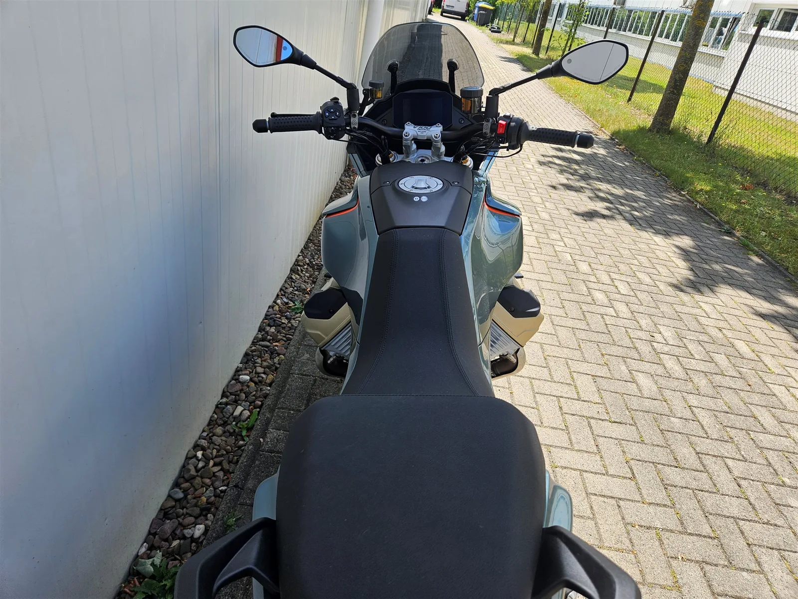 Moto Guzzi V100 Mandello S sofort lieferbar!