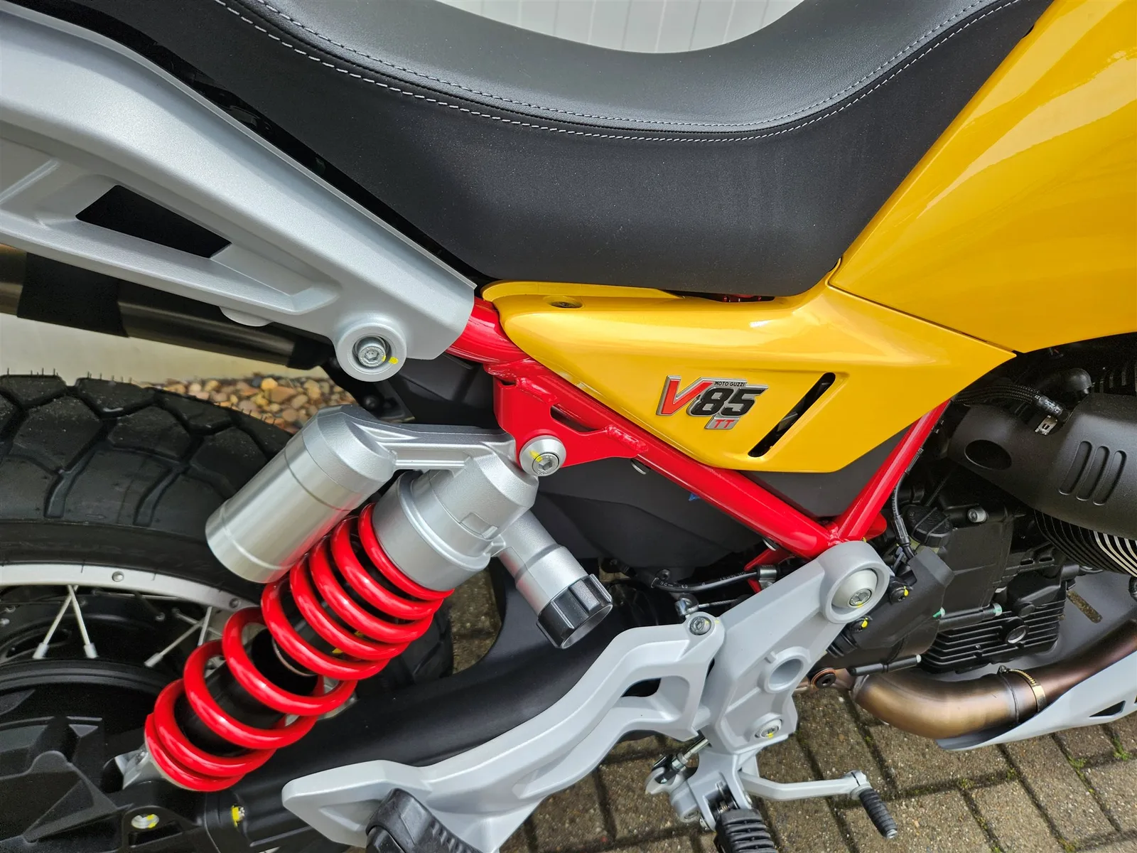 Moto Guzzi V85 TT sofort lieferbar! 2026