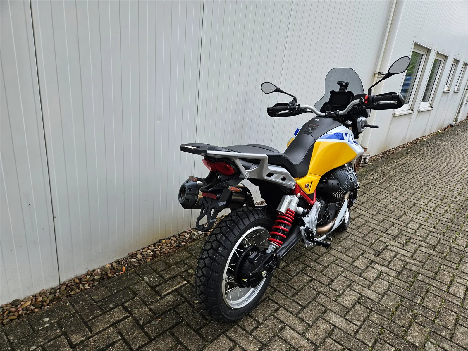 Moto Guzzi V85 TT sofort lieferbar! 2026