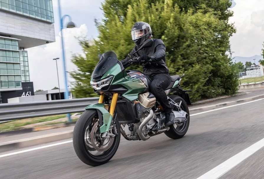 Moto Guzzi V100 Mandello S sofort lieferbar!