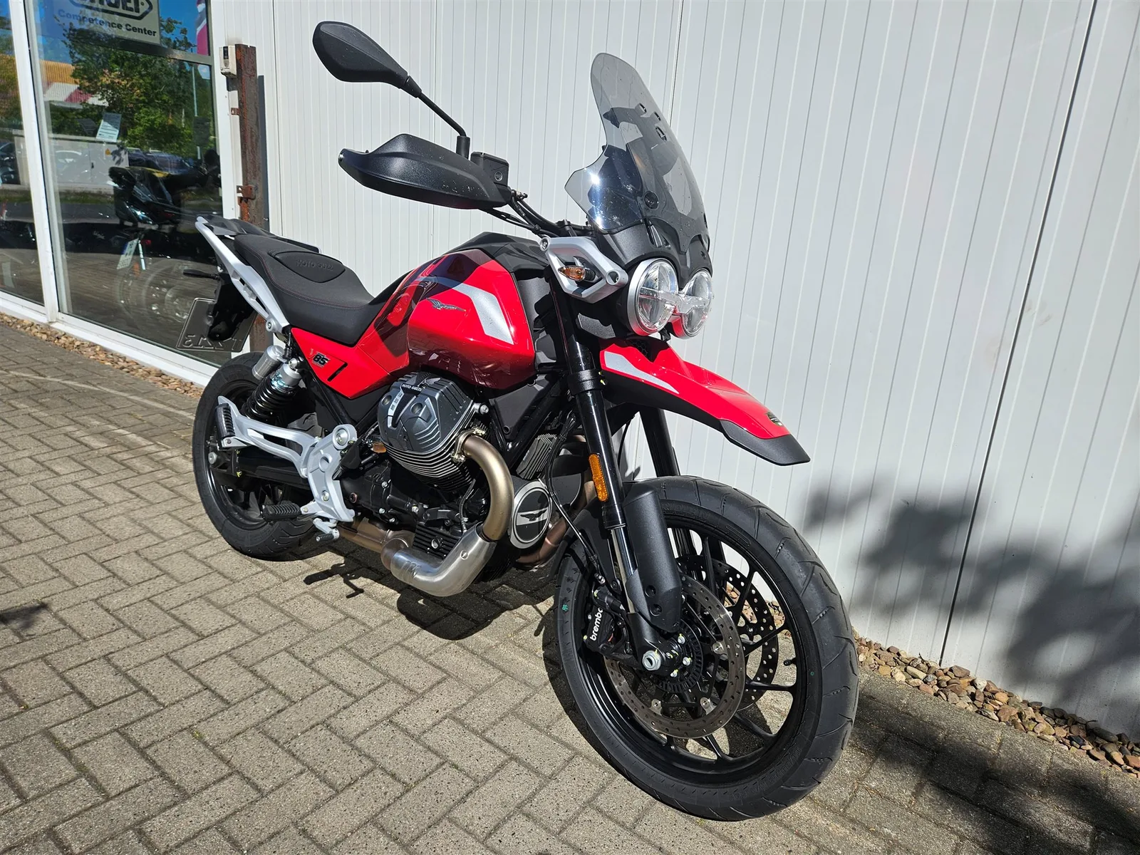 Moto Guzzi V85 Strada sofort lieferbar! 2026
