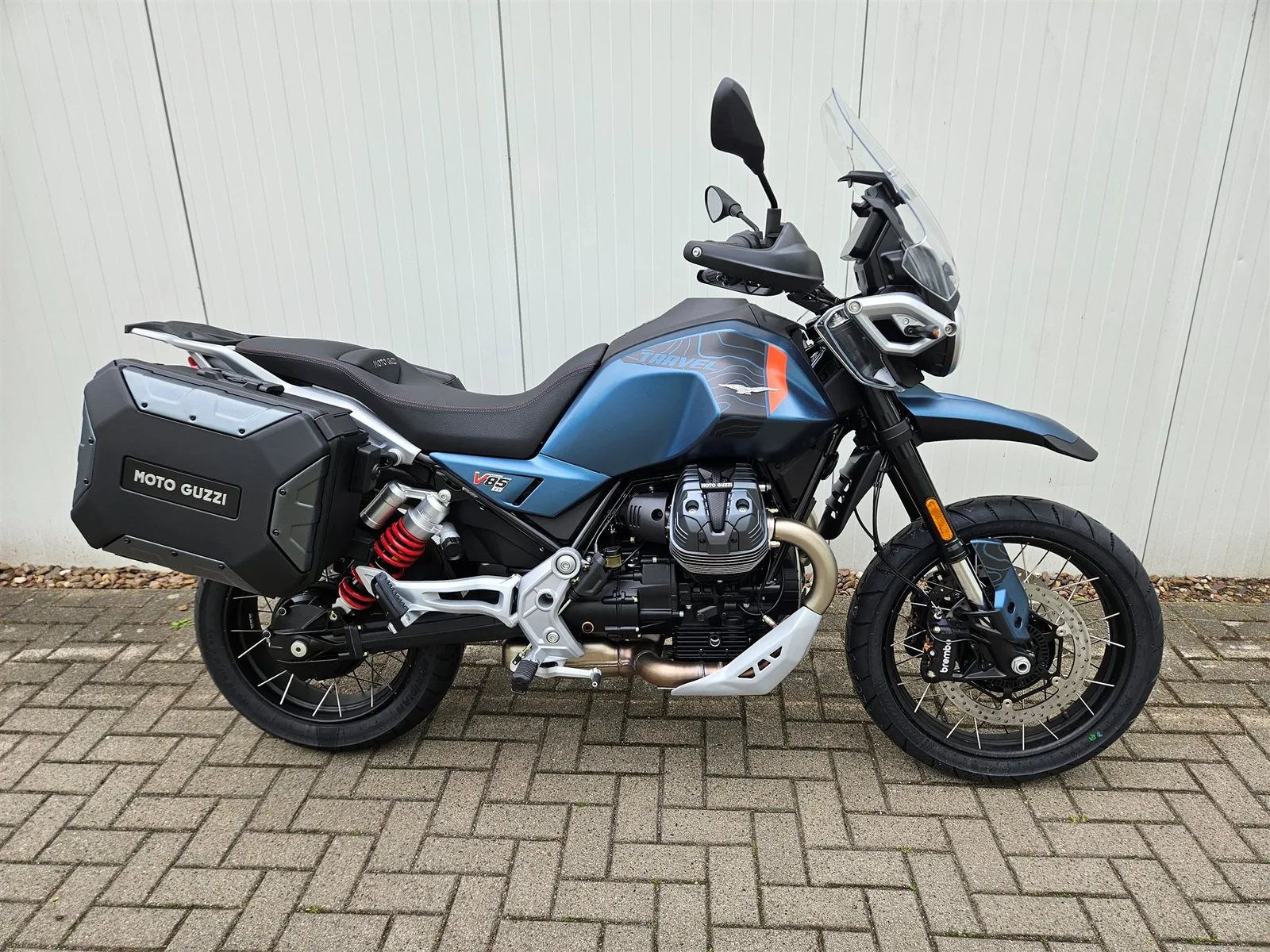 Moto Guzzi V85 TT Travel sofort lieferbar! 2026