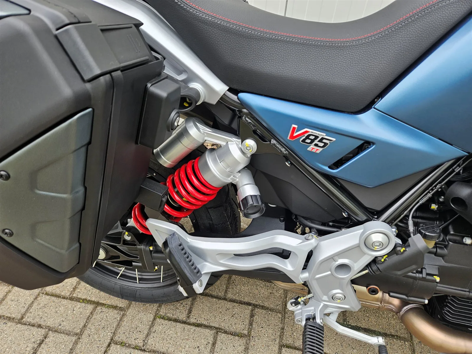 Moto Guzzi V85 TT Travel sofort lieferbar! 2026