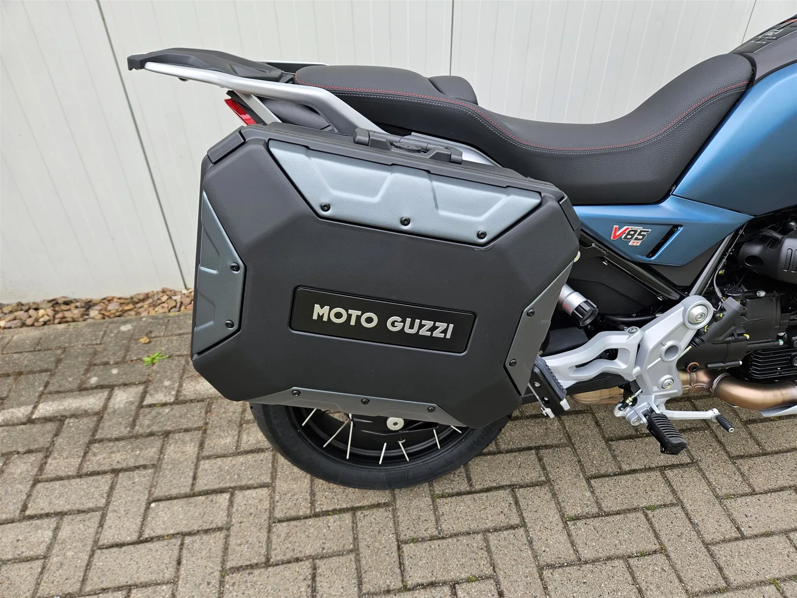 Moto Guzzi V85 TT Travel sofort lieferbar! 2026
