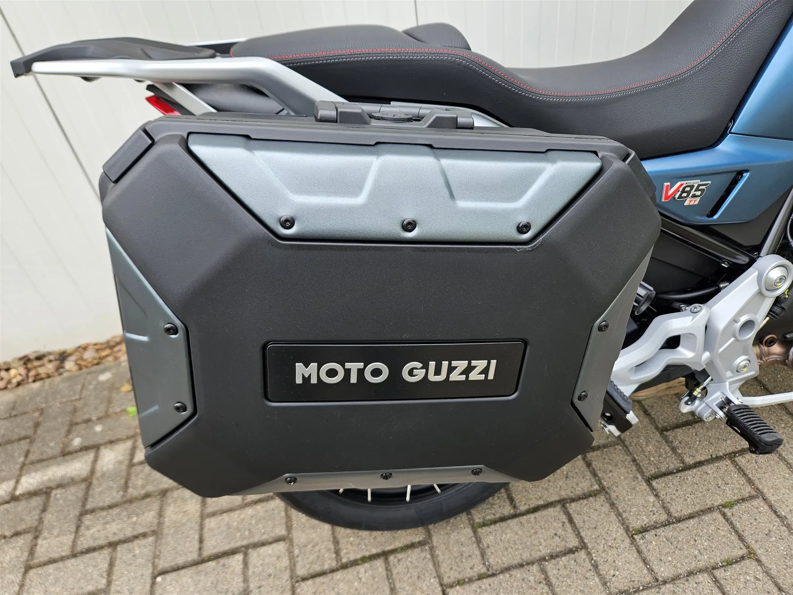 Moto Guzzi V85 TT Travel sofort lieferbar! 2026