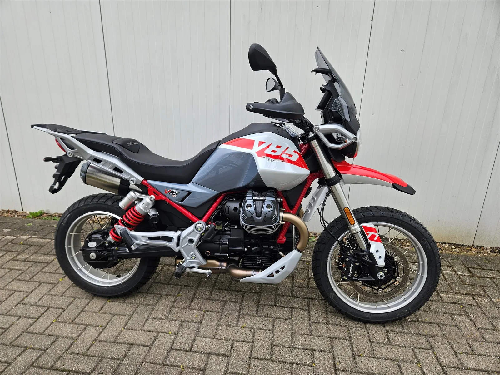 Moto Guzzi V85 TT sofort lieferbar! 2026