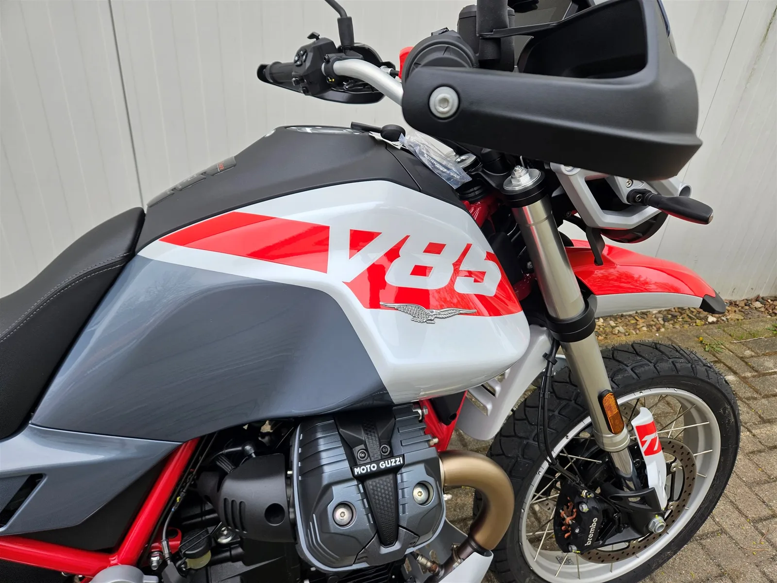 Moto Guzzi V85 TT sofort lieferbar! 2026