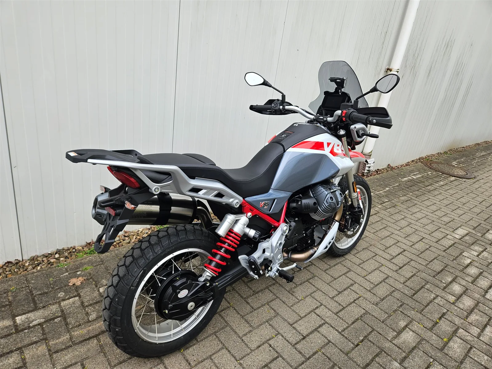 Moto Guzzi V85 TT sofort lieferbar! 2026