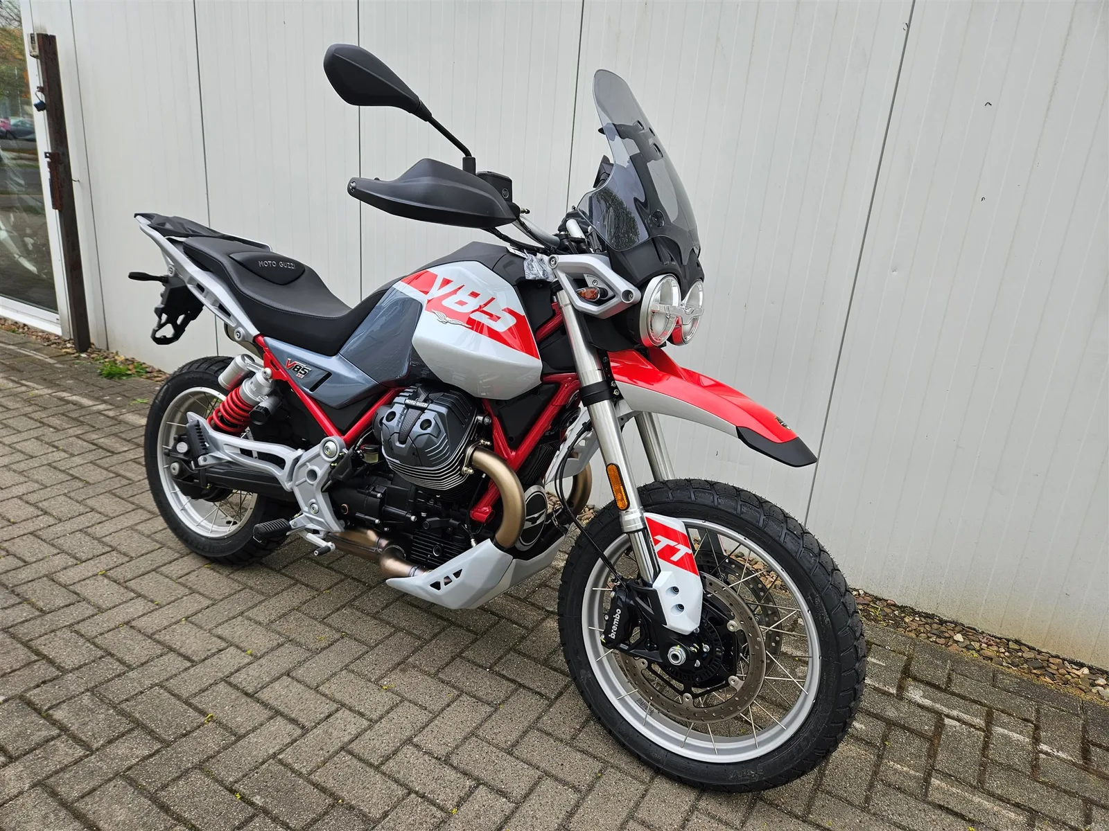 Moto Guzzi V85 TT sofort lieferbar! 2026