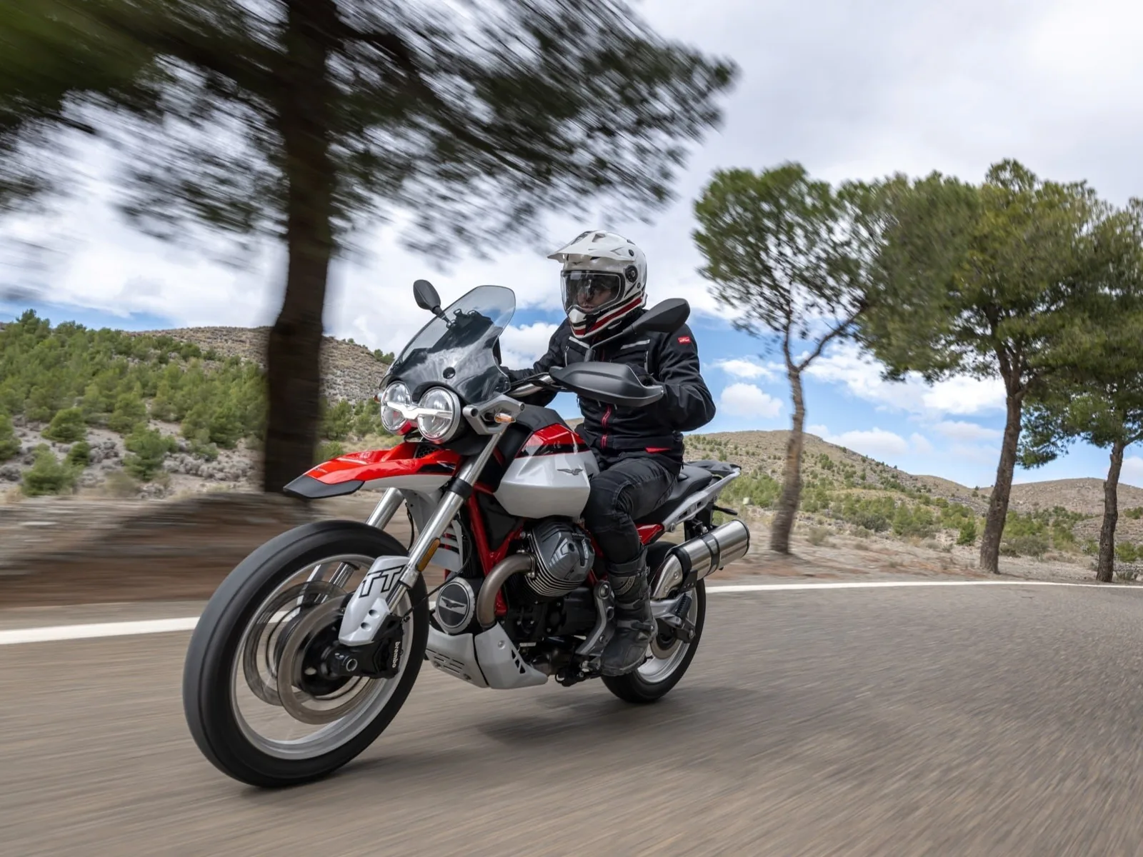 Moto Guzzi V85 TT sofort lieferbar! 2026