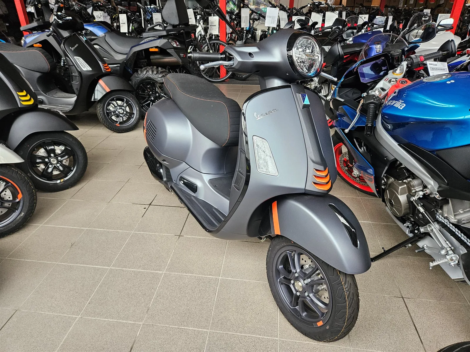 Vespa GTS 125 Super Sport sofort lieferbar