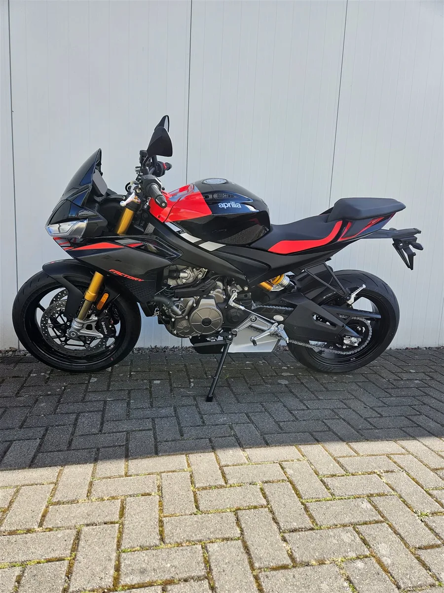Aprilia Tuono 660 Factory vom Vertragshändler!