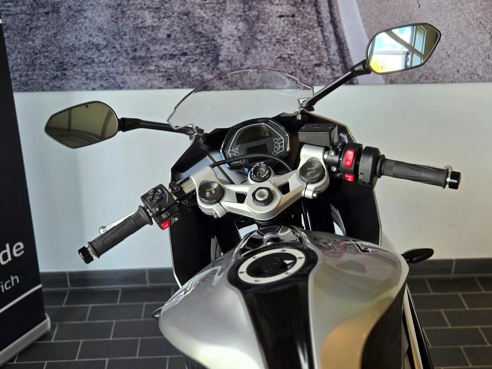 Triumph Daytona 660 Kostenloses A2 Drosselkit sichern