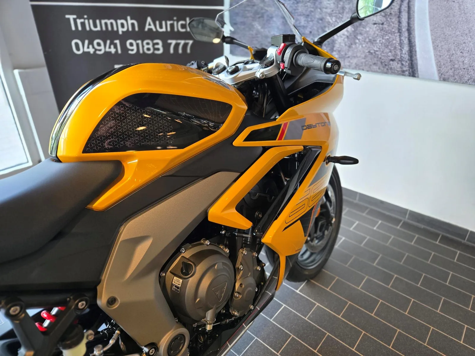 Triumph Daytona 660 Kostenloses A2 Drosselkit sichern