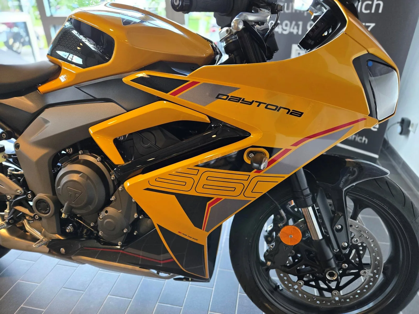Triumph Daytona 660 Kostenloses A2 Drosselkit sichern