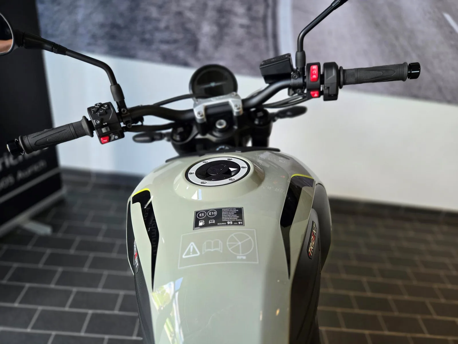 Triumph Trident 660 Kostenloses A2 Drosselkit sichern