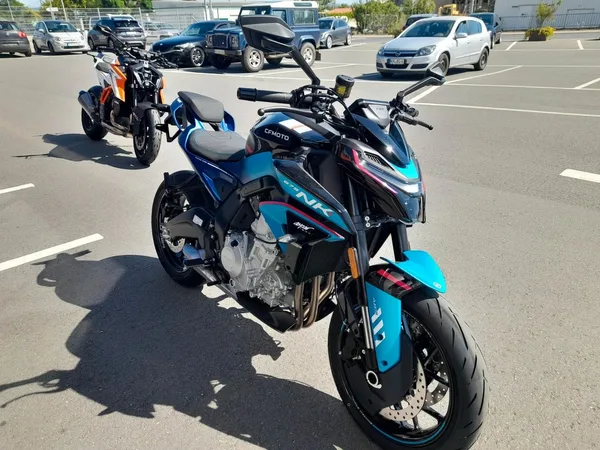 CFMOTO 675NK
