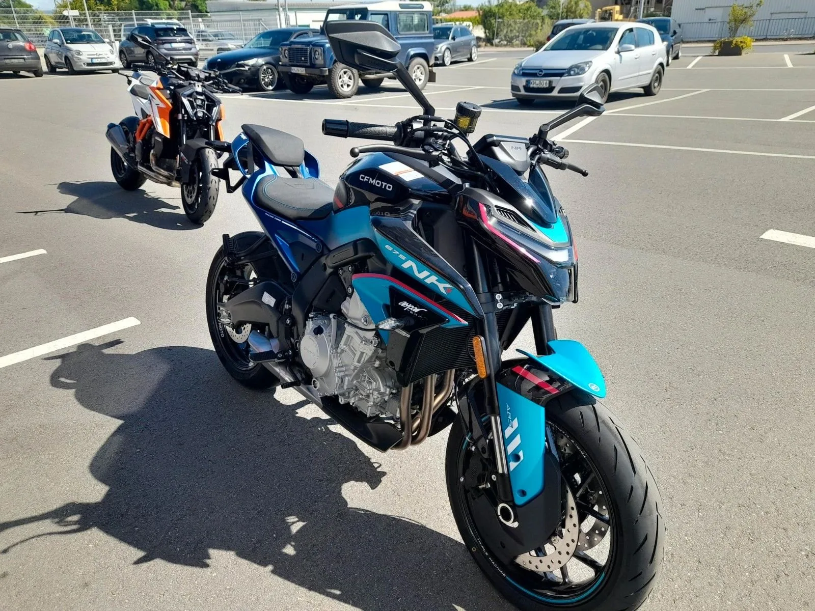CFMOTO 675NK