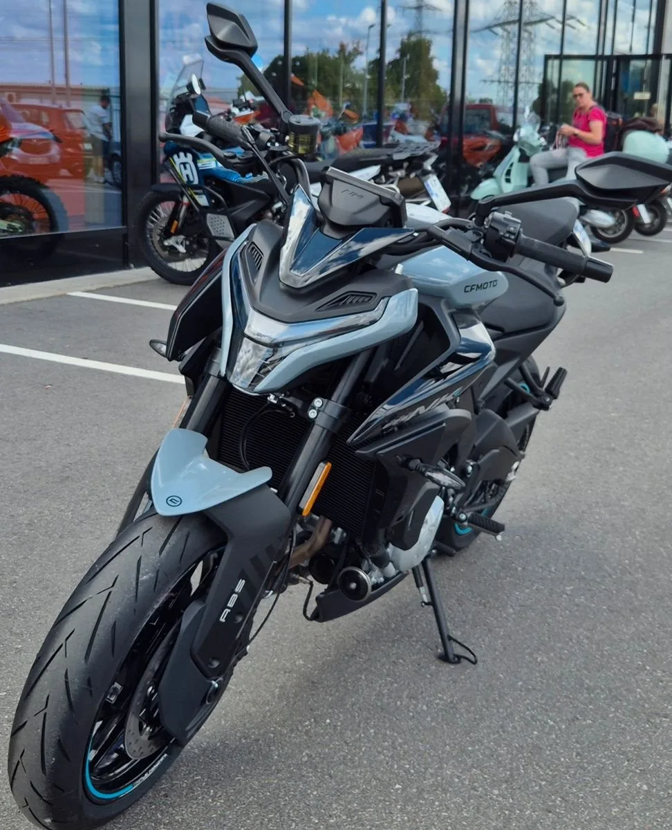 CFMOTO 675NK