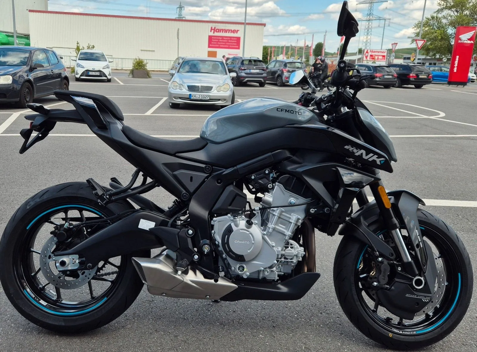 CFMOTO 675NK