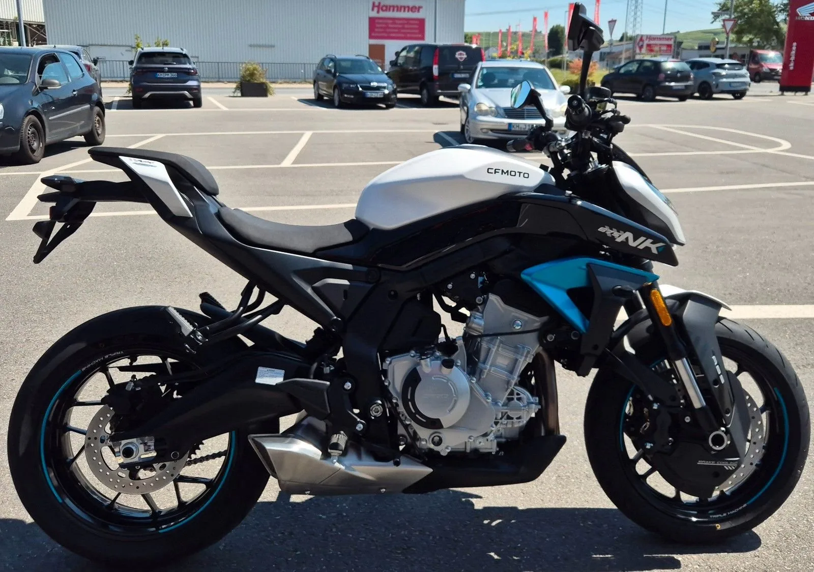 CFMOTO 675NK