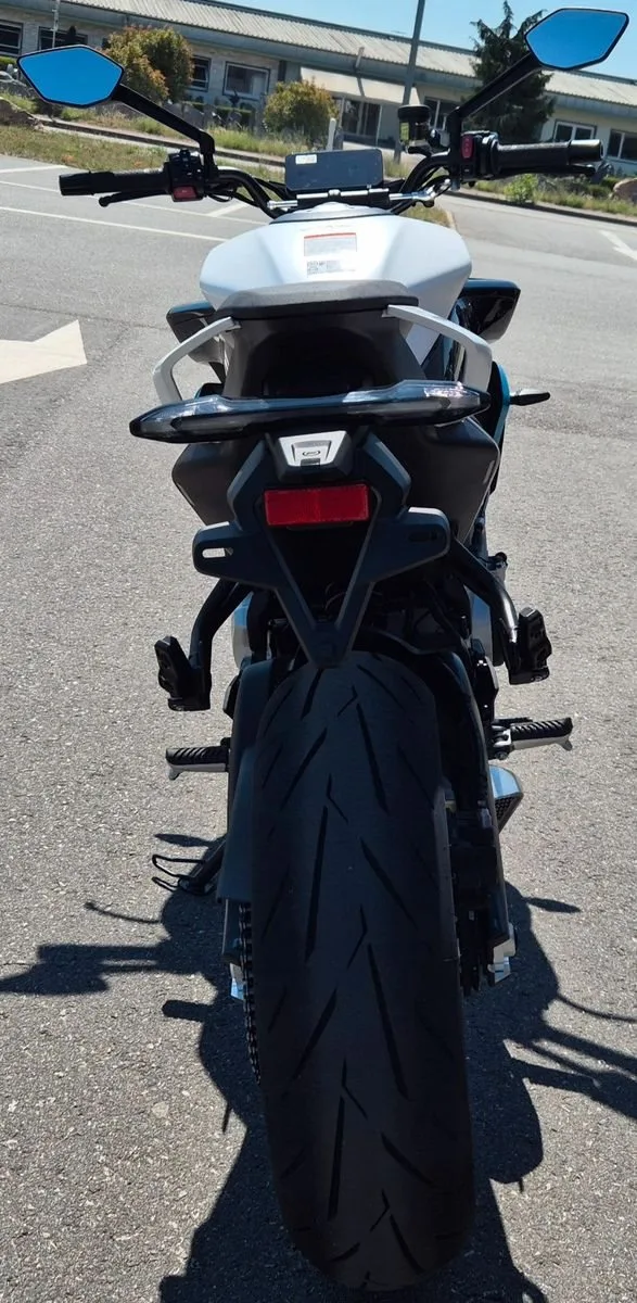 CFMOTO 675NK