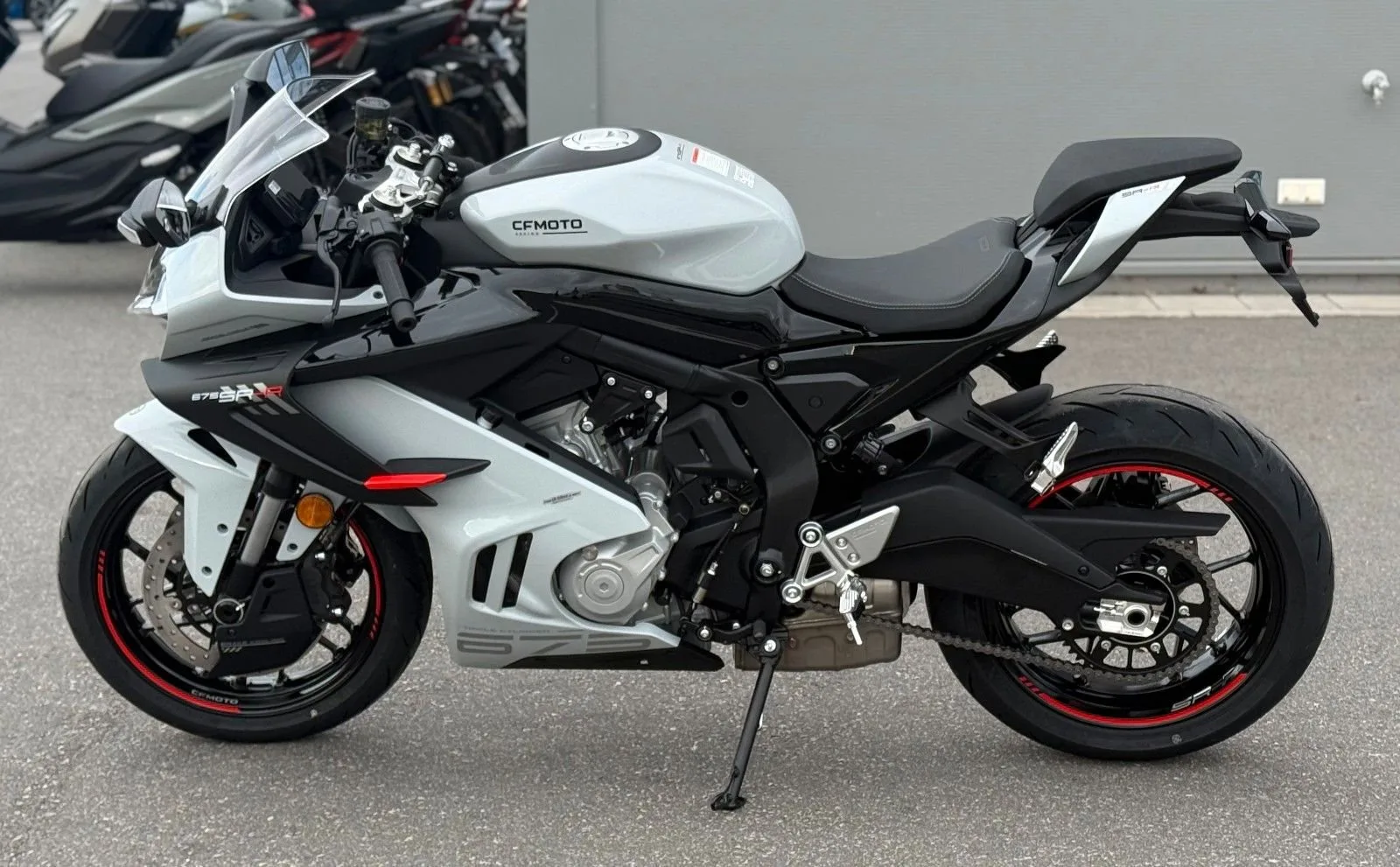 CFMOTO 675SR-R