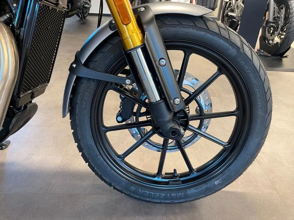 Triumph Scrambler 400 X