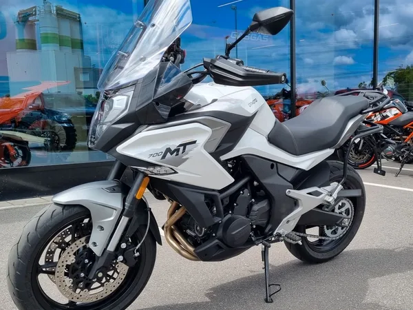 CFMOTO 700MT