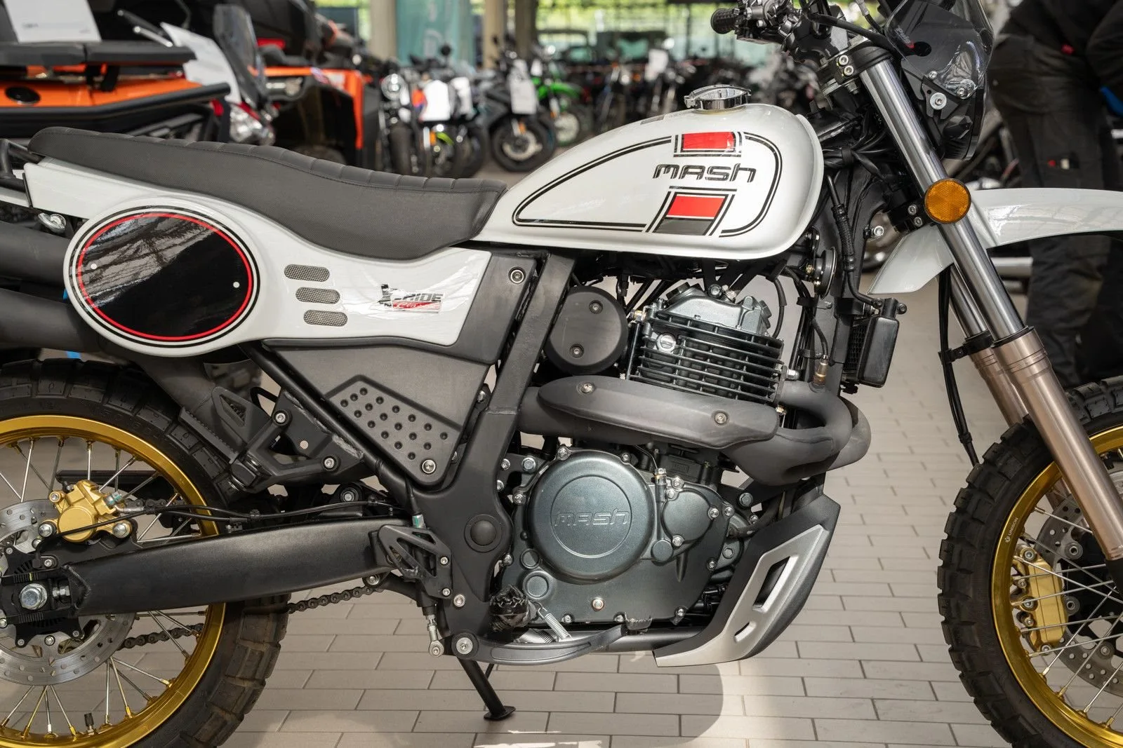 Mash X-Ride 650