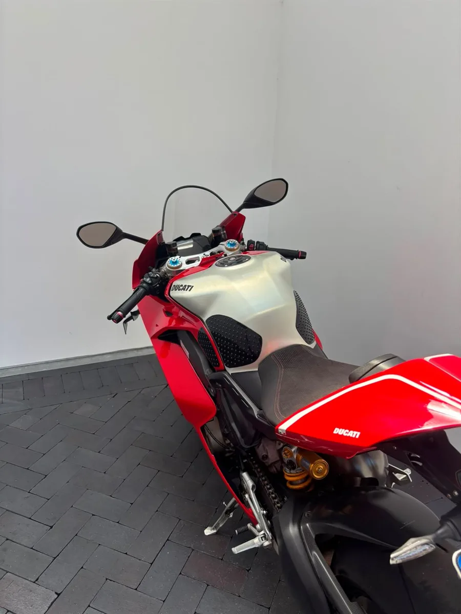 Ducati Panigale V4 R