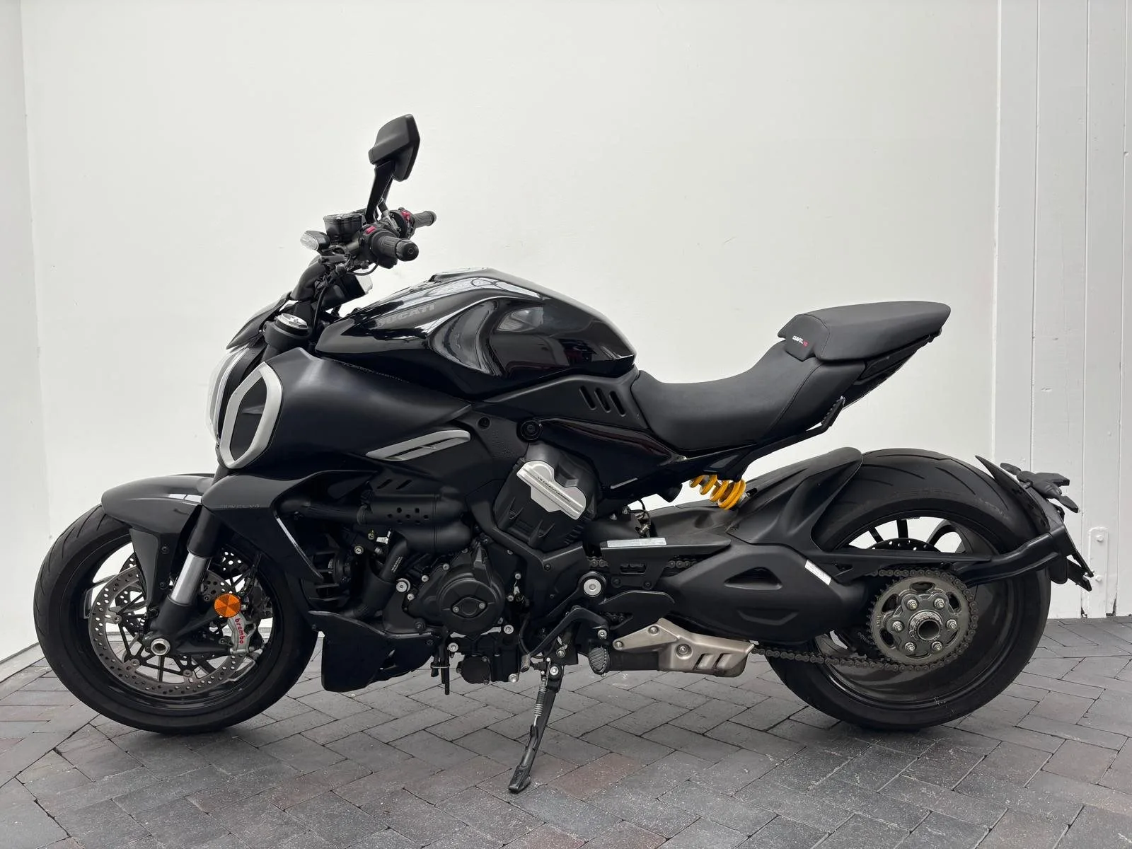 Ducati Diavel V4 geringe Laufleistung, im Kundenauftrag