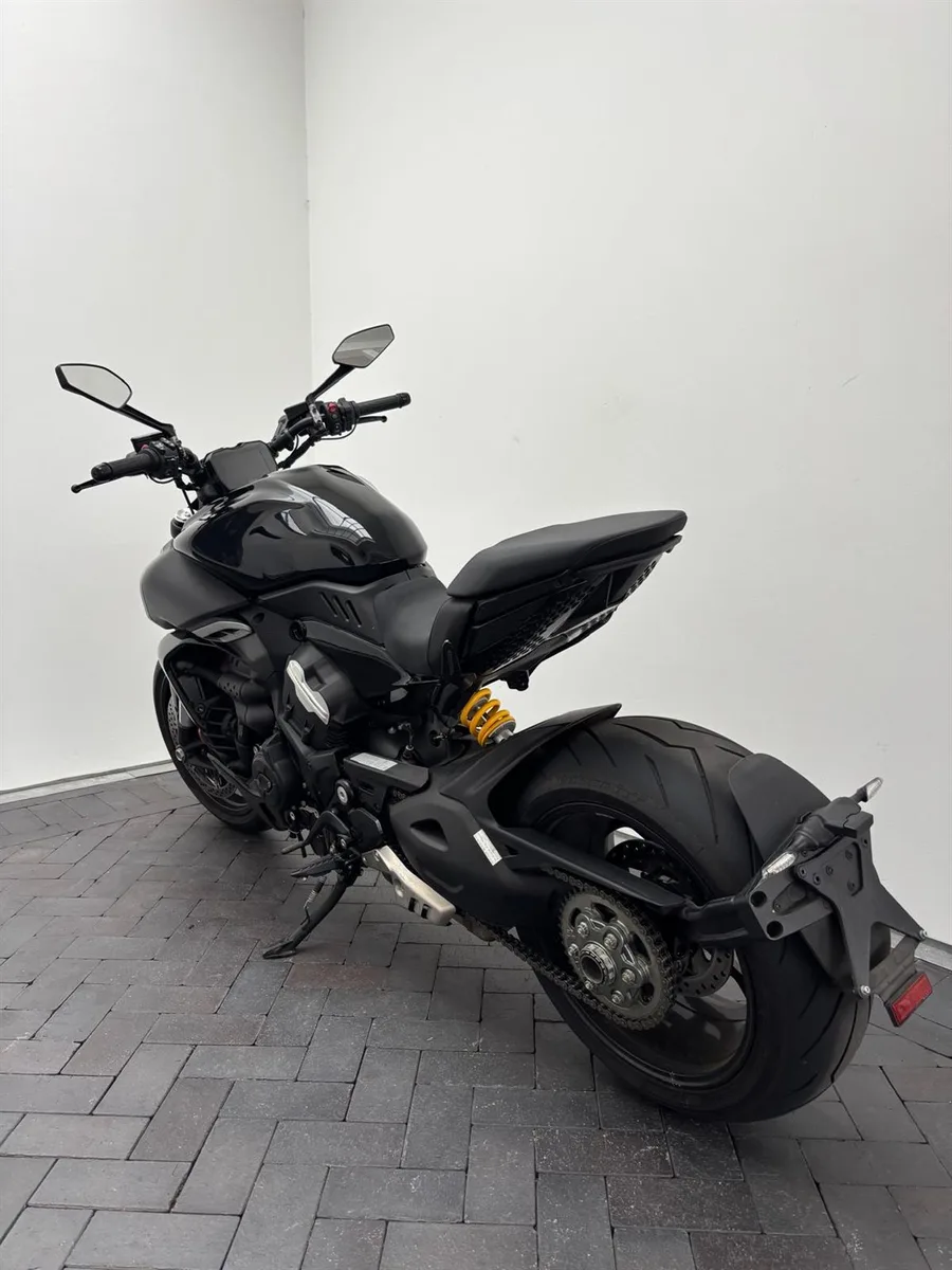 Ducati Diavel V4 geringe Laufleistung, im Kundenauftrag