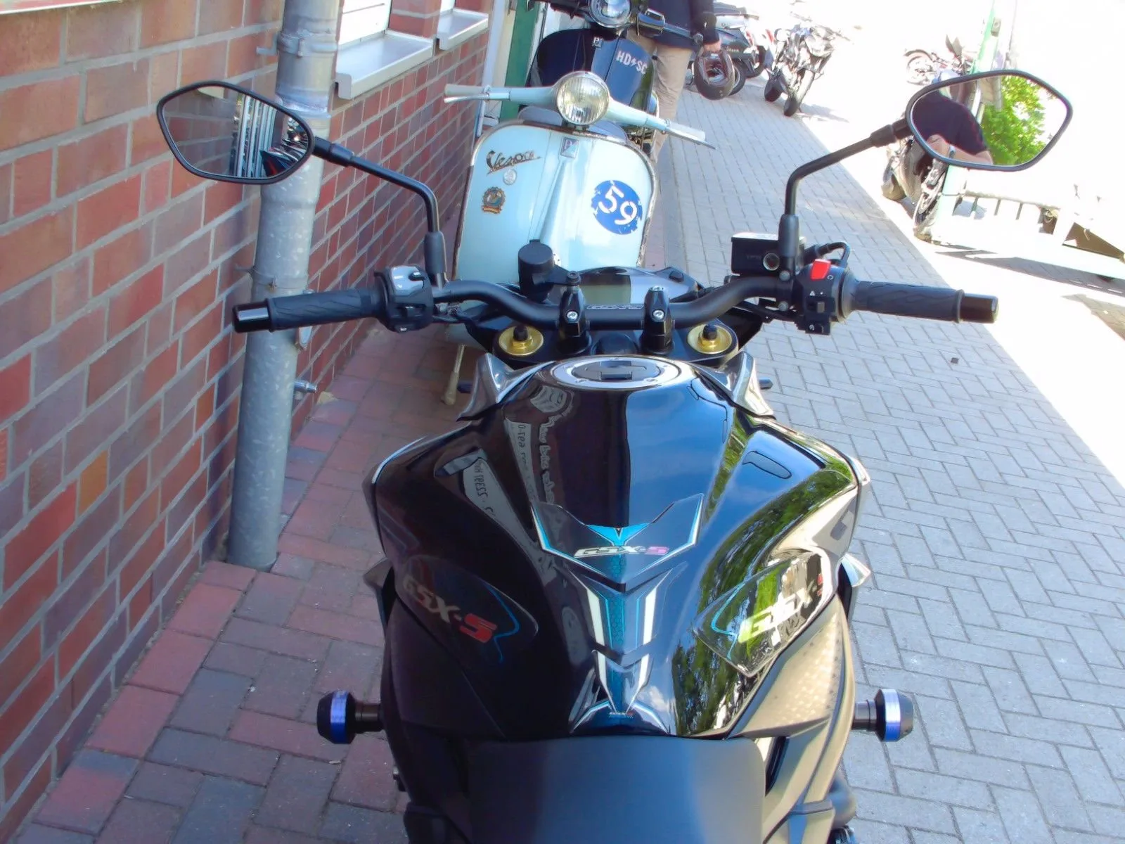 Suzuki GSX-S750