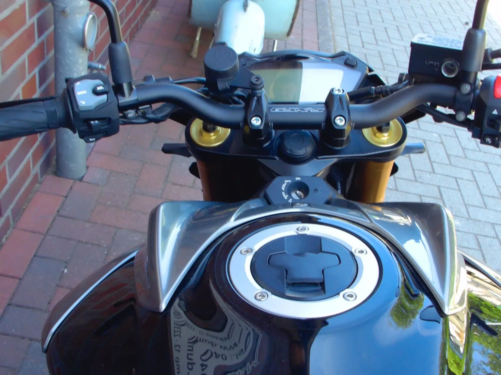 Suzuki GSX-S750