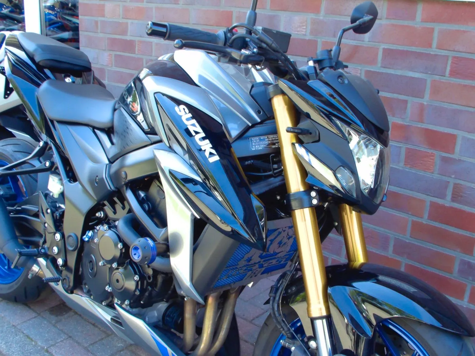 Suzuki GSX-S750