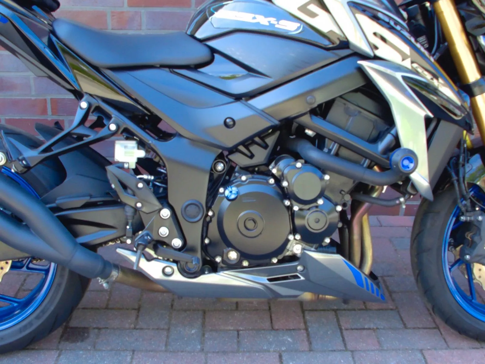 Suzuki GSX-S750