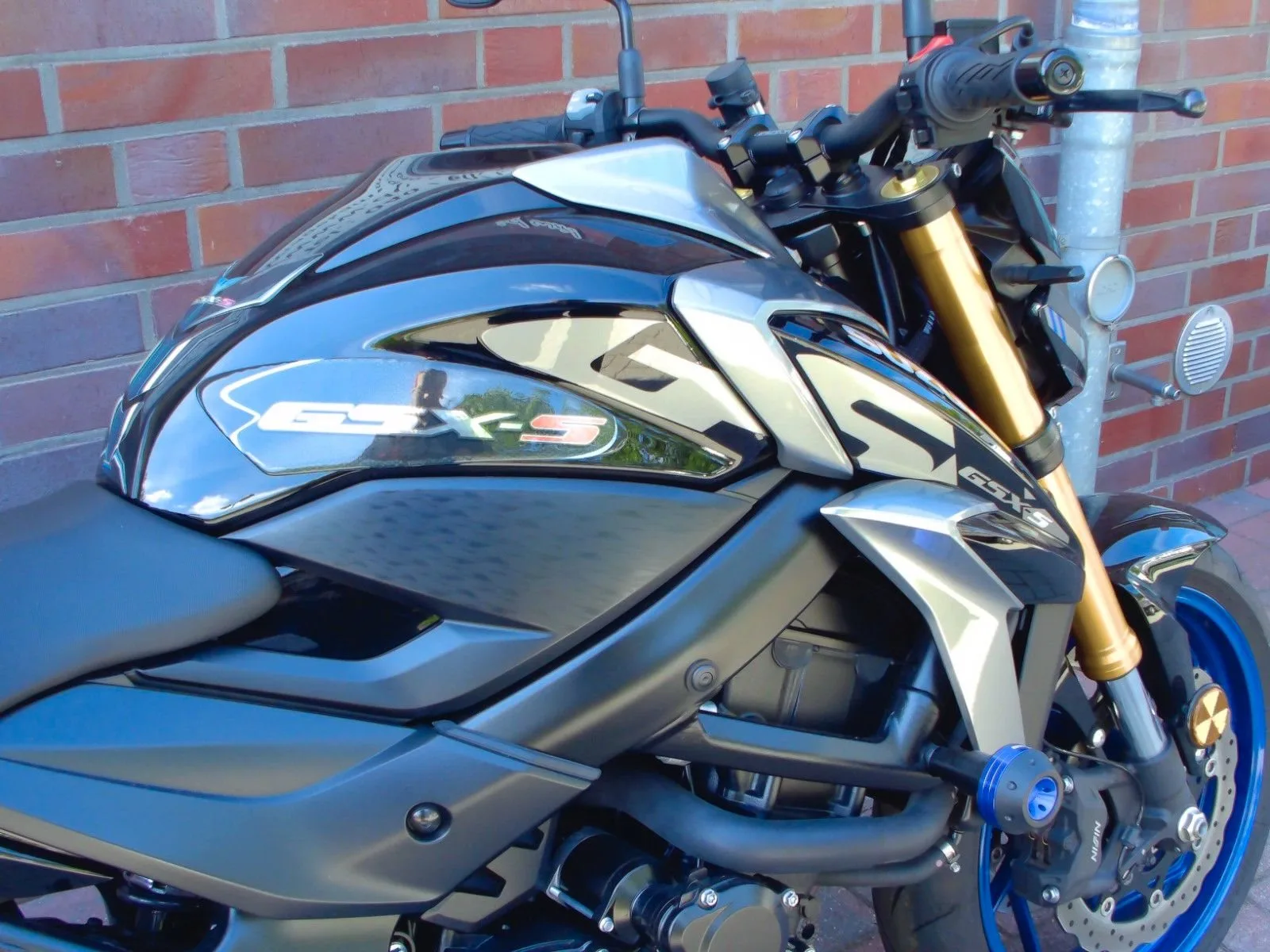 Suzuki GSX-S750