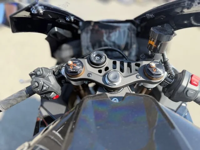 Yamaha R9