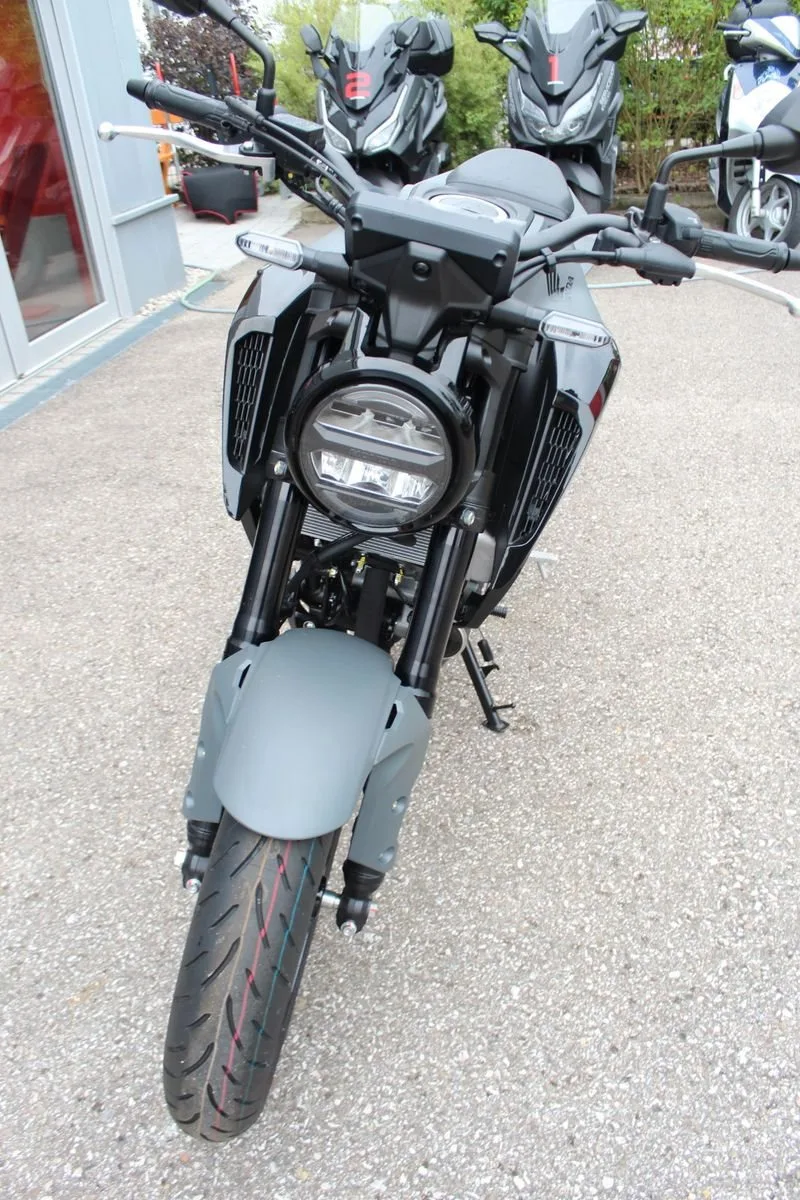 Honda CB125R
