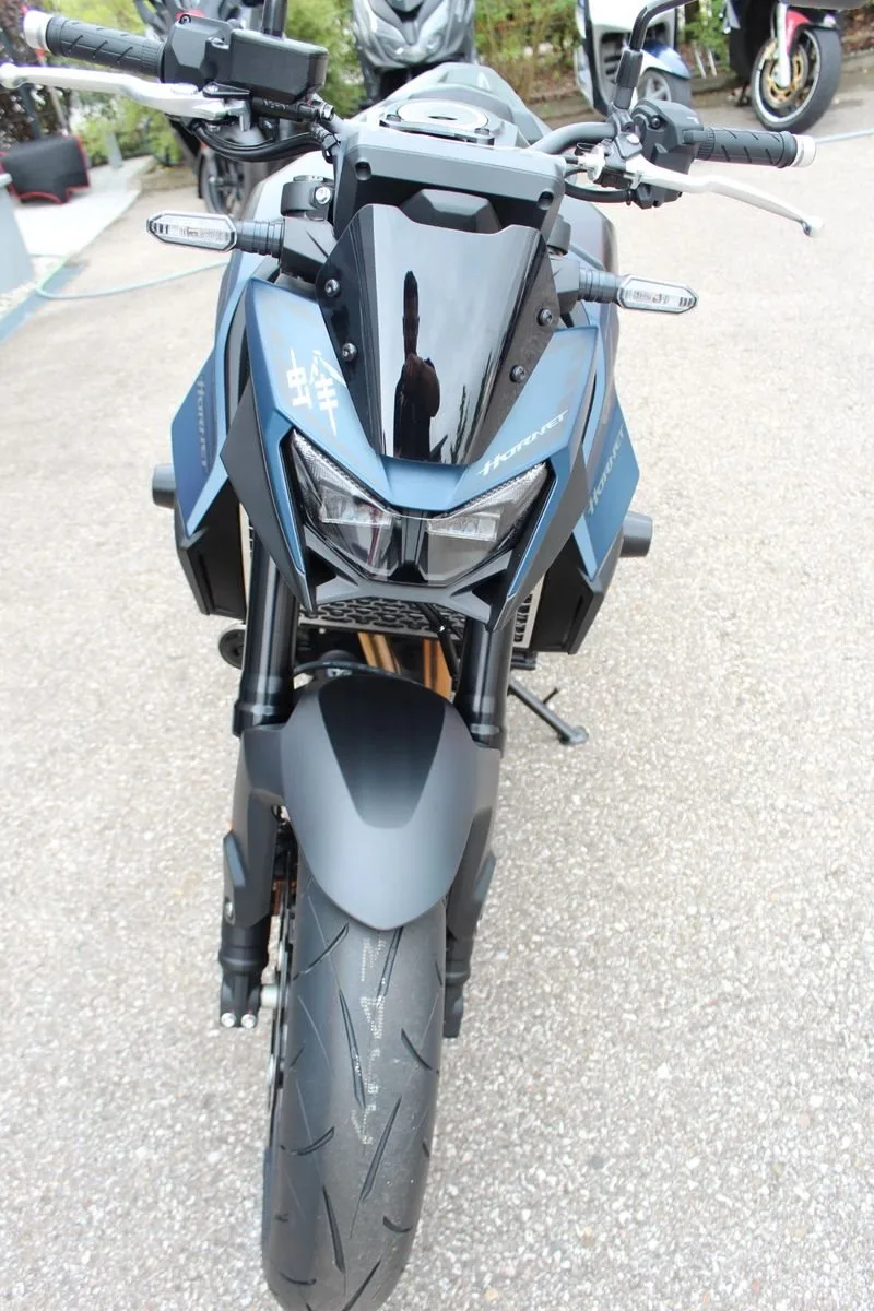 Honda CB750 Hornet E-Clutch