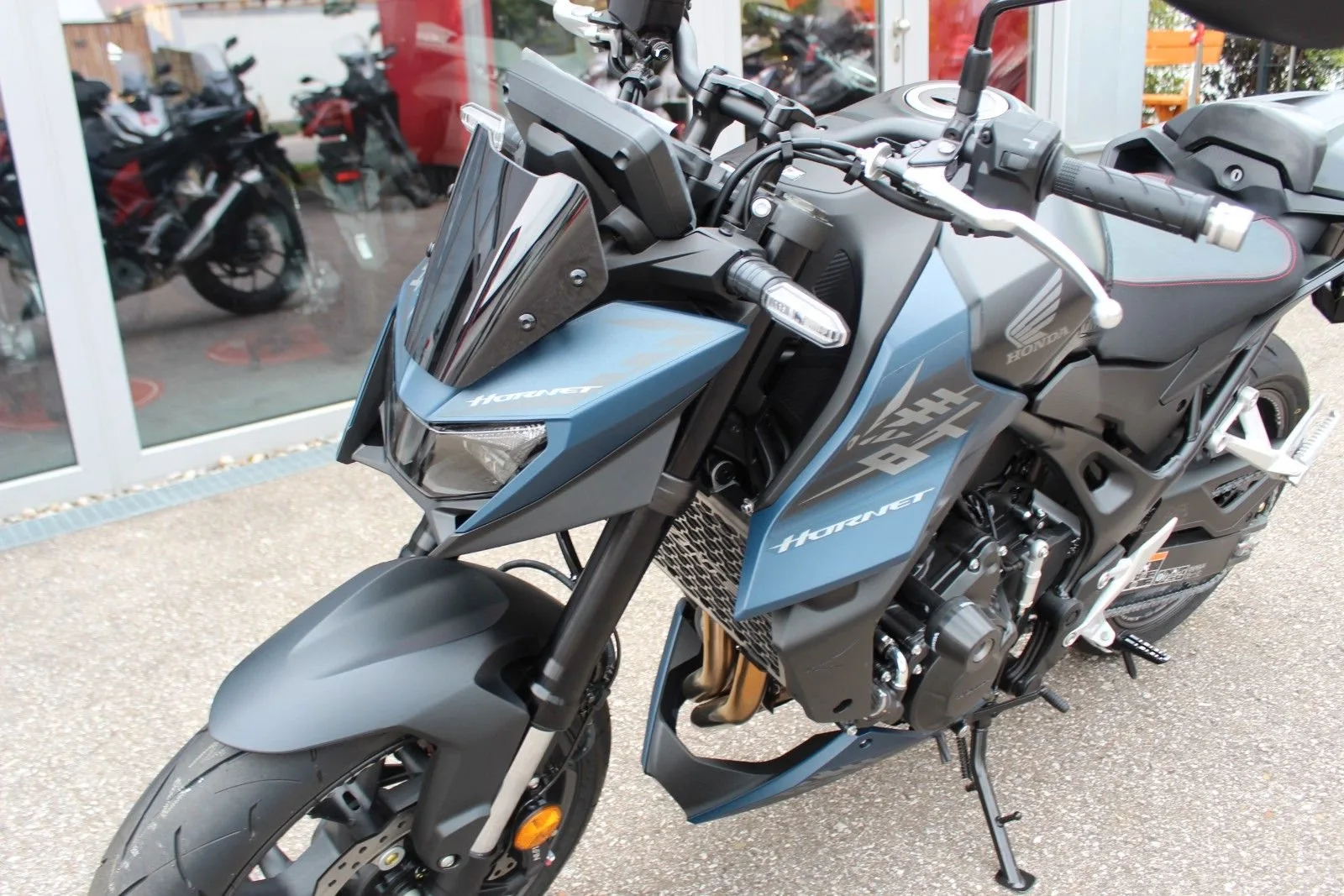Honda CB750 Hornet E-Clutch
